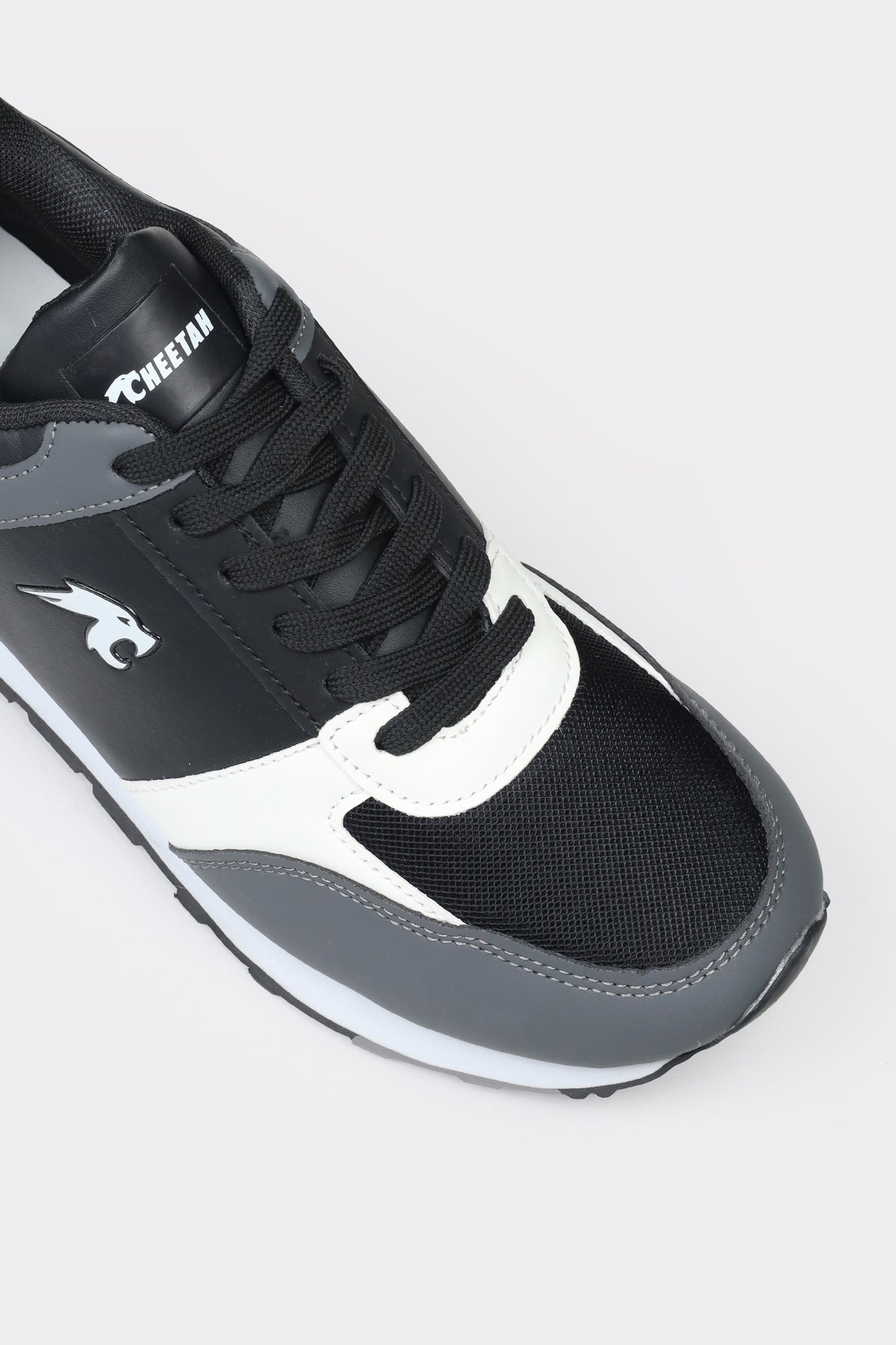 Men's trendy sneakers