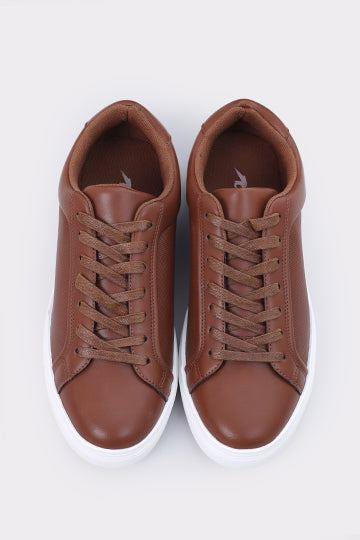 Men's trendy sneakers