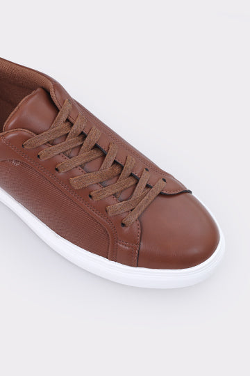 Men's trendy sneakers