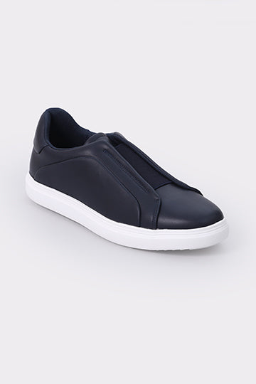 Dress sneakers for men