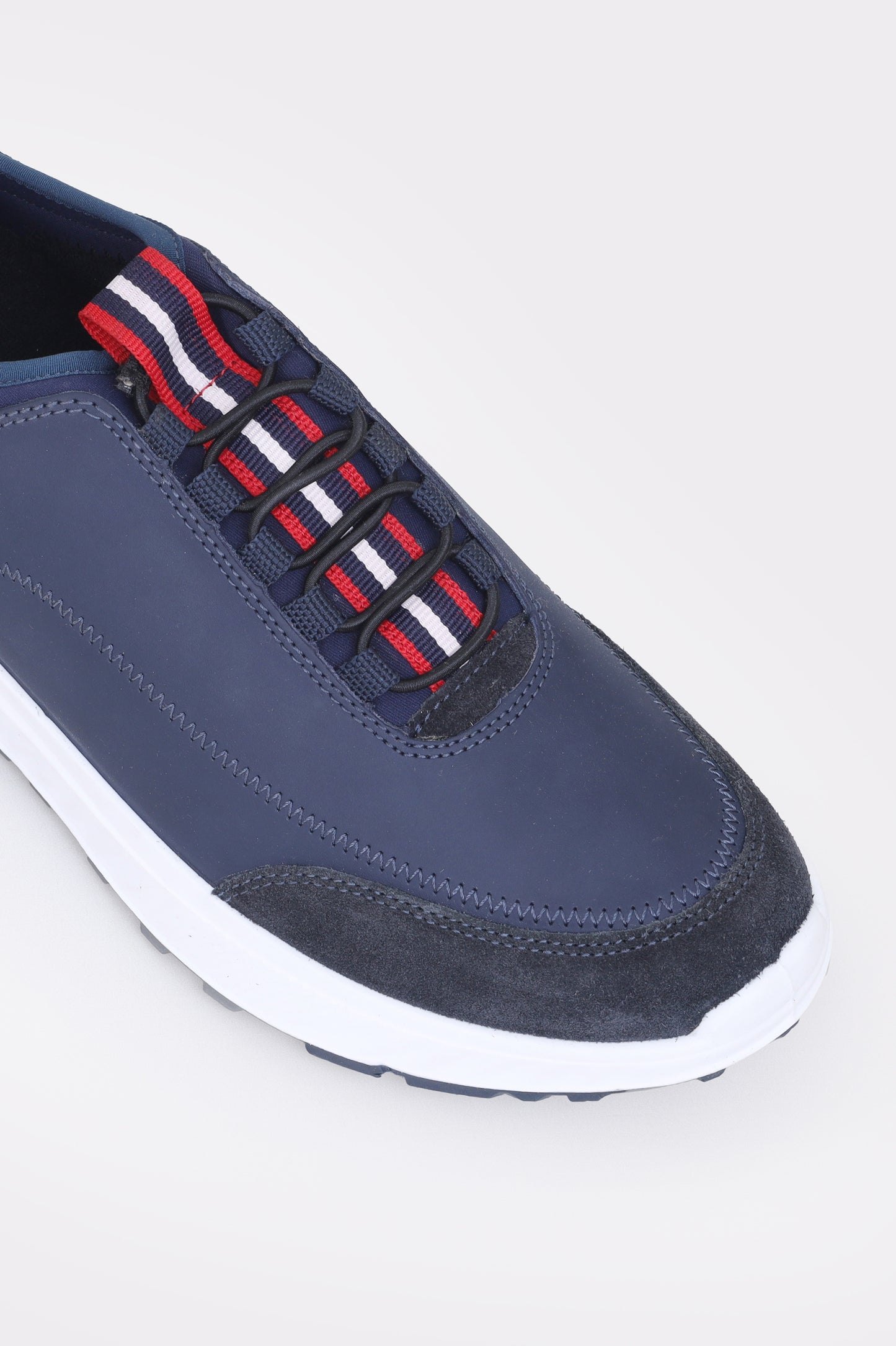 Men's sporty sneakers