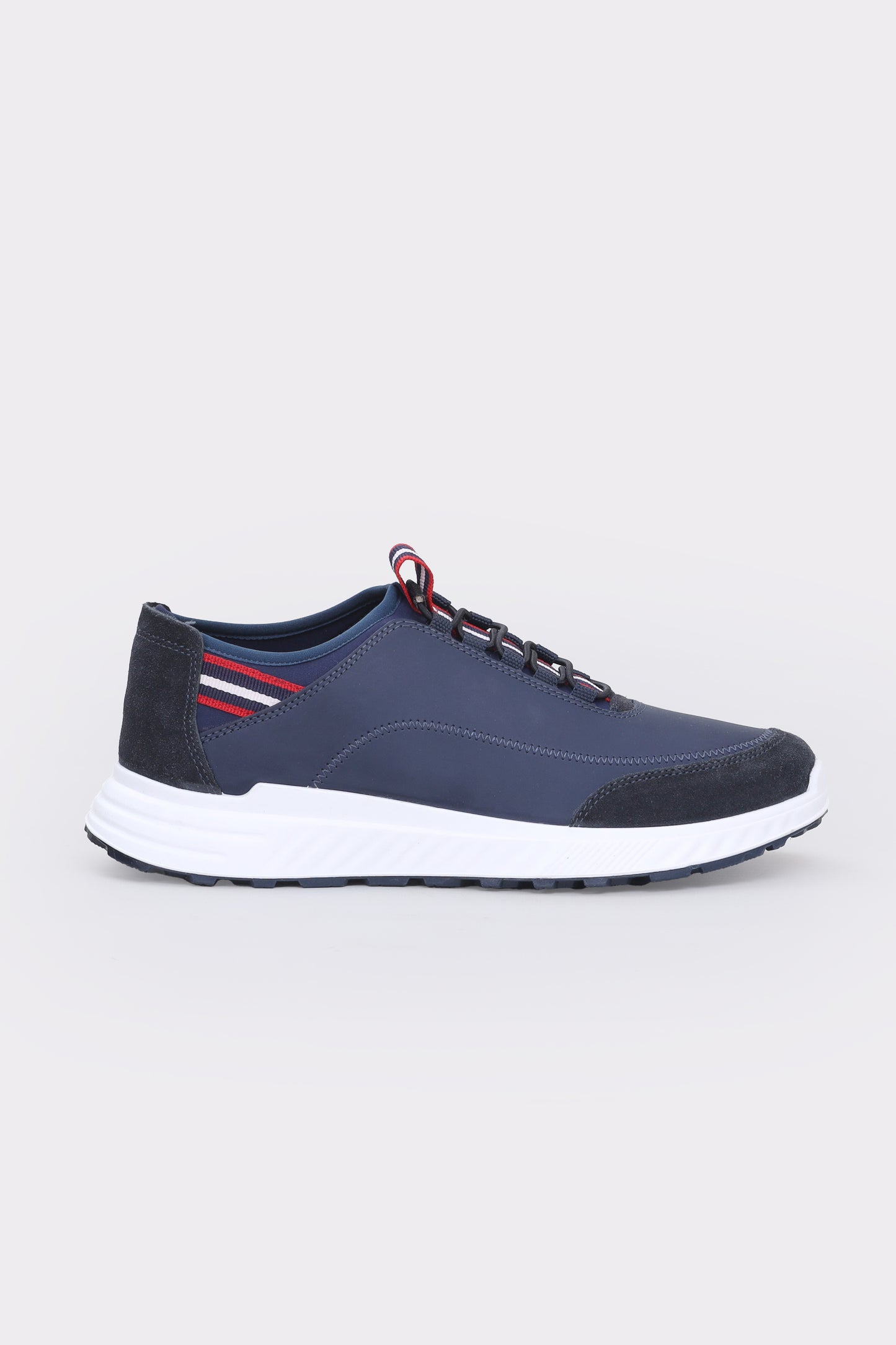 Men's sporty sneakers