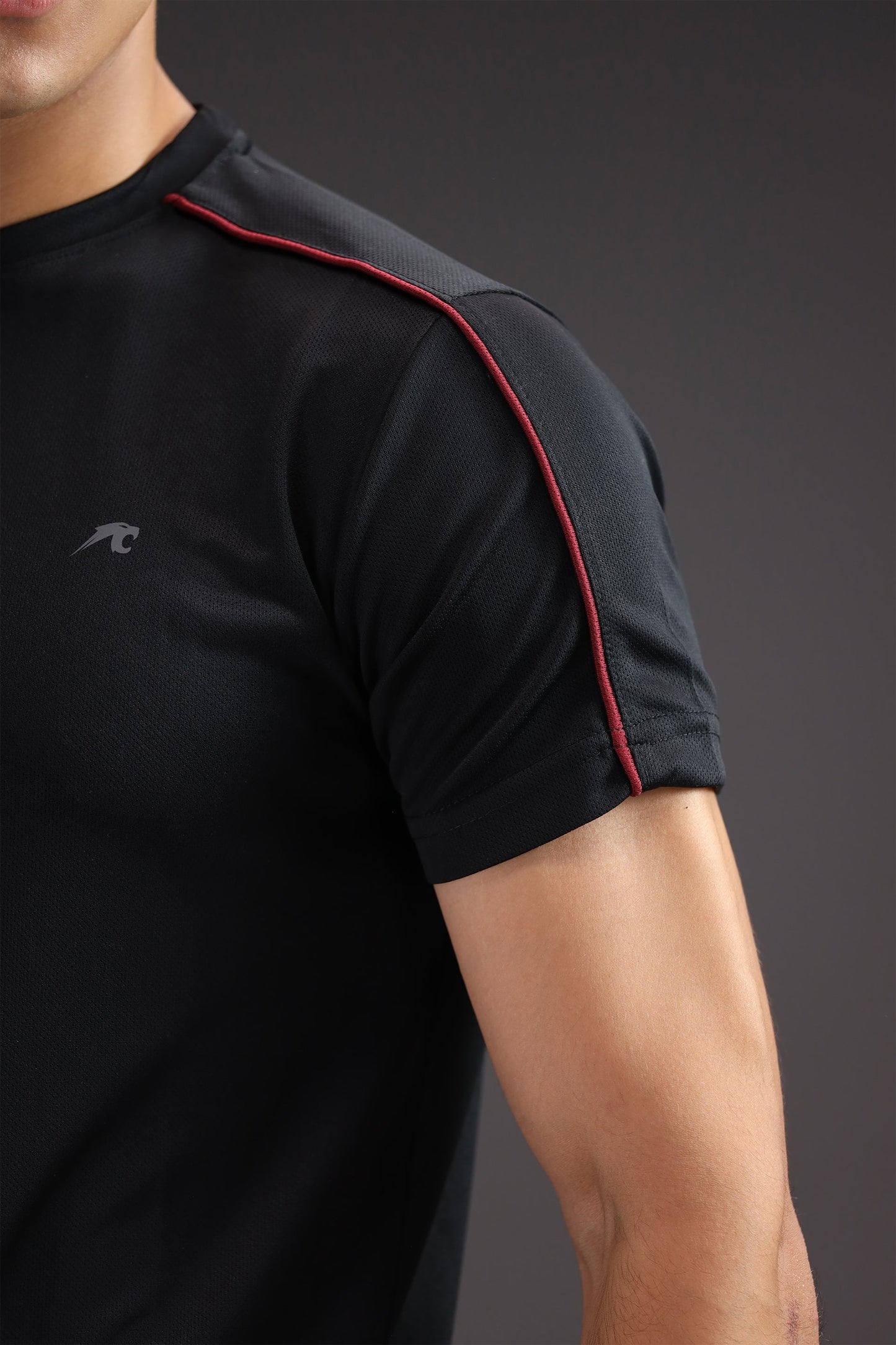 Activewear Contrast Piping Tee